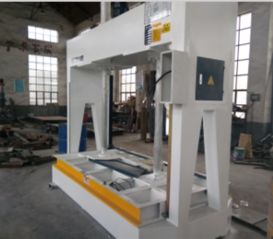 青島春來(lái)鑫木工機(jī)械拼板機(jī)